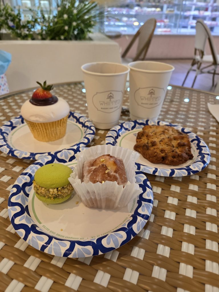 whipper bakery & cafe desserts